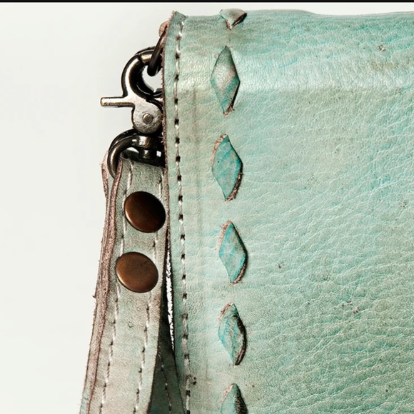 NWT - Antiqued Teal Leather Crossbody Wallet Organizer - Picture 4 of 8